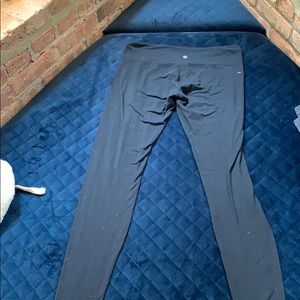 Lululemon wunder under black